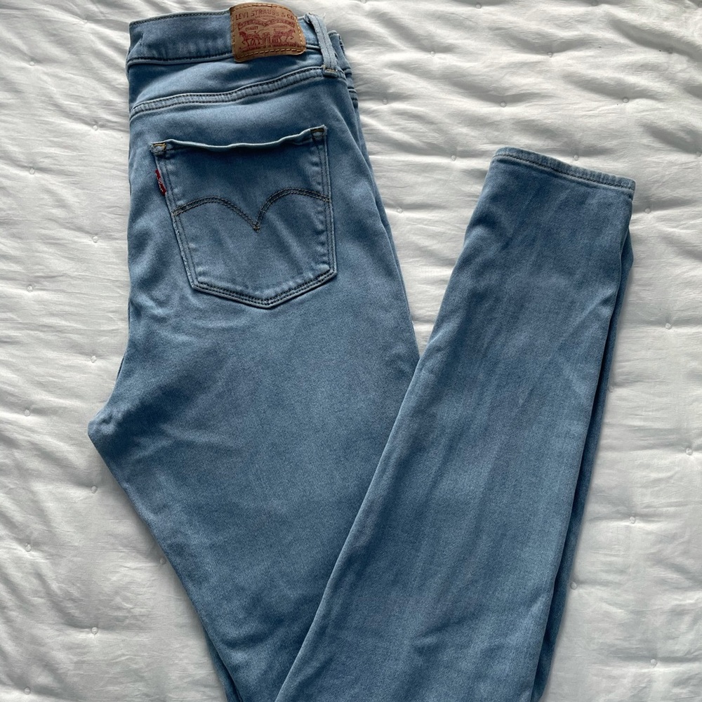 Levi’s 720 Super Skinny High Rise